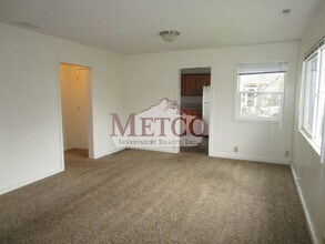 554 Centennial Blvd in Springfield, OR - Building Photo - Building Photo