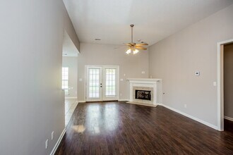 610 Classic Dr N in Hernando, MS - Foto de edificio - Building Photo