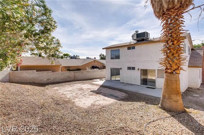 4205 Newhaven Dr in Las Vegas, NV - Building Photo - Building Photo