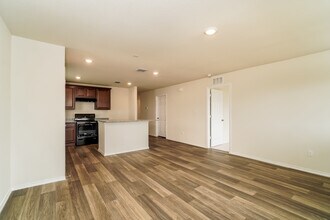 819 Retama Pass in San Antonio, TX - Building Photo - Building Photo