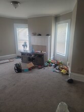 232 Elm St, Unit Apt 2 in Holyoke, MA - Building Photo - Building Photo