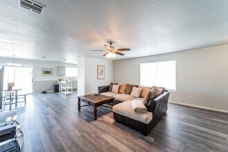 9844 Sparrow Hawk Ln in Fort Worth, TX - Building Photo - Building Photo