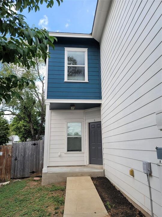 1810 Adina St in Austin, TX - Building Photo