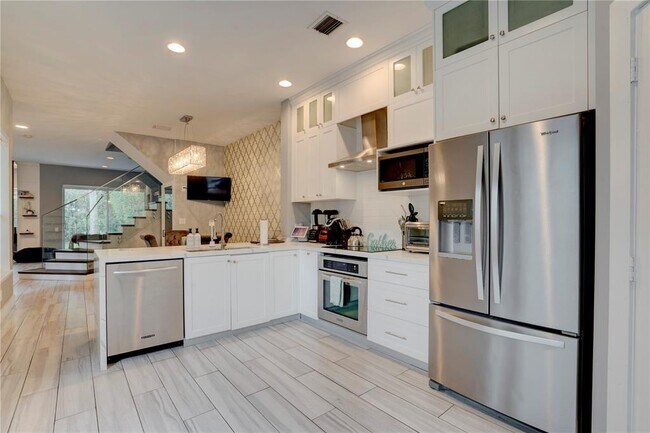1364 Harbor Vw W in Hollywood, FL - Foto de edificio - Building Photo