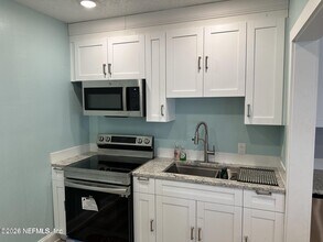 6660 Oriole Ave in Jacksonville, FL - Building Photo - Building Photo