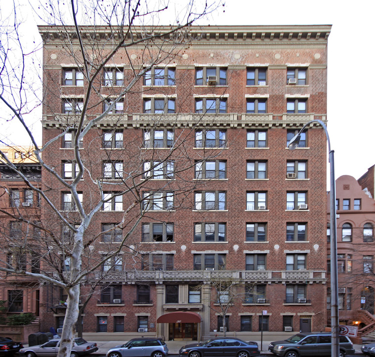 30 W 70th St in New York, NY - Foto de edificio