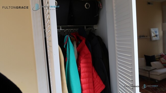 1443 N Bosworth Ave in Chicago, IL - Foto de edificio - Building Photo