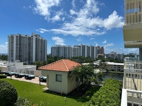 3020 NE 32nd Ave, Unit 721 in Fort Lauderdale, FL - Building Photo - Building Photo