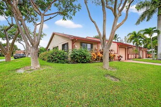 15 Farnworth Dr in Boynton Beach, FL - Building Photo - Building Photo