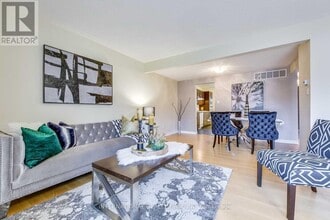 6855 Glen Erin Dr in Mississauga, ON - Building Photo - Building Photo