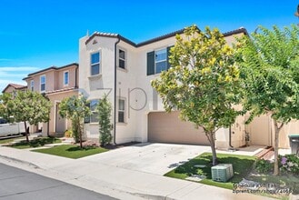 2820 Palma Cir in Corona, CA - Building Photo - Building Photo