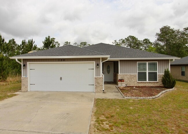 130 Lillian Wy in Crestview, FL - Building Photo - Building Photo