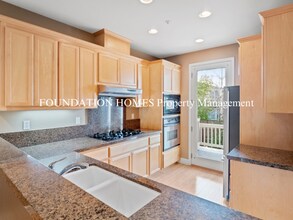 33 Ranch Dr in Novato, CA - Building Photo - Building Photo