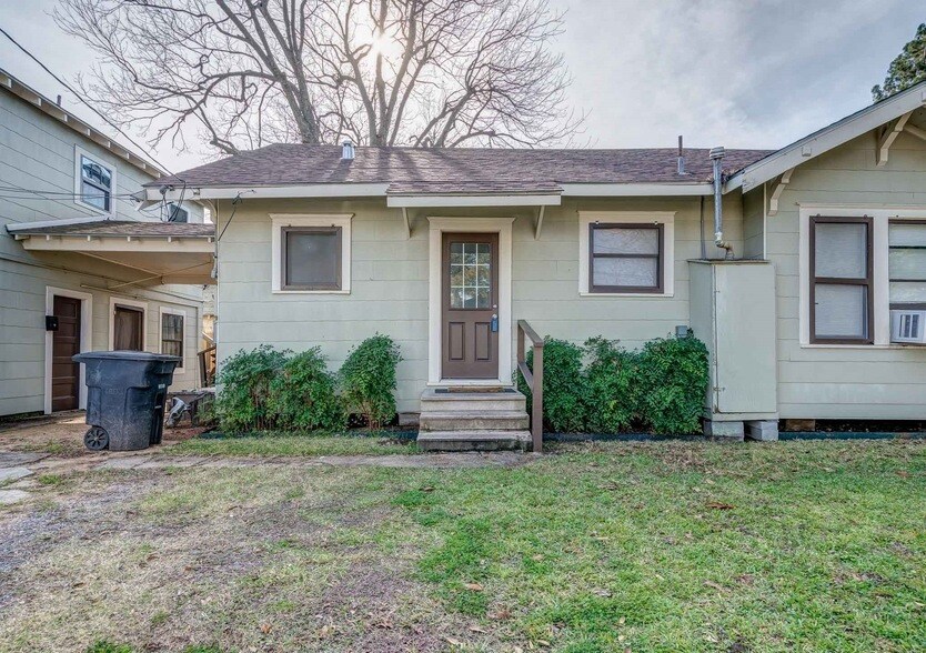 115 Goldenrod St, Unit B in Houston, TX - Foto de edificio
