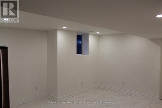 2 Bakersfield Rd in Brampton, ON - Building Photo - Building Photo