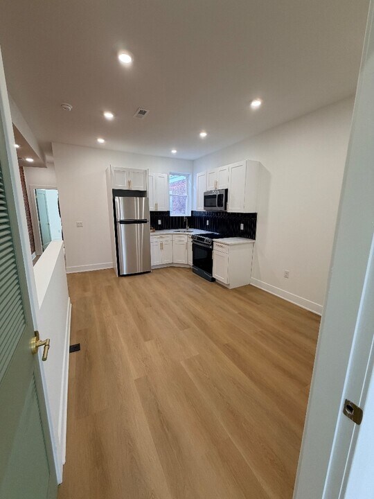 1325 Kerbaugh St in Philadelphia, PA - Building Photo