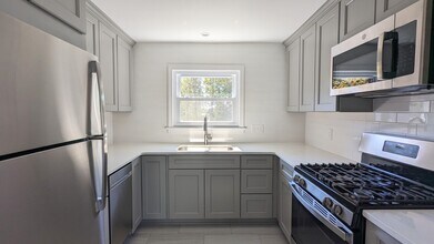 852 Smith St in Providence, RI - Building Photo - Building Photo