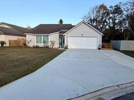 107 Woodland Dr in Palm Valley, FL - Building Photo