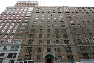 Royal Summit Apartments III in New York, NY - Building Photo - Building Photo