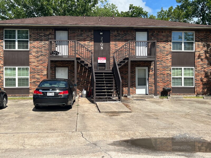2305 Downey Dr in La Marque, TX - Building Photo