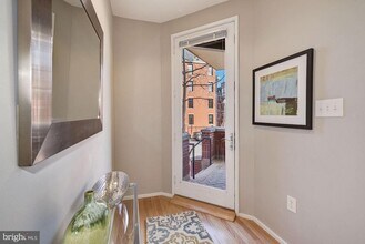 1662 N Quinn St in Arlington, VA - Building Photo - Building Photo