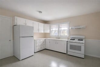 866 Weeden St in Pawtucket, RI - Foto de edificio - Building Photo