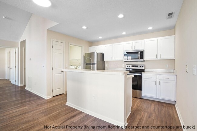 4947 Stratford Pine Ln in Dublin, OH - Building Photo - Building Photo