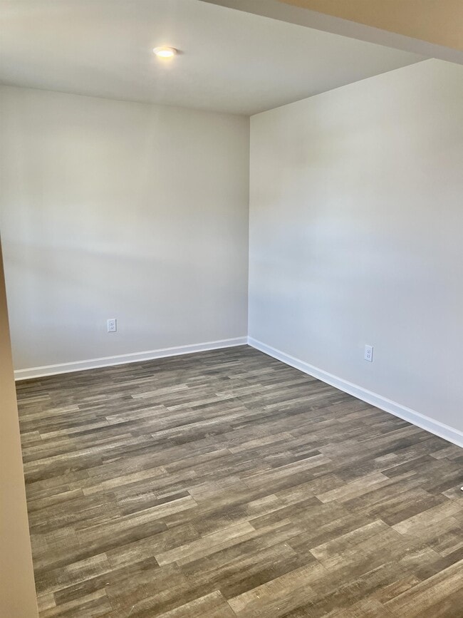 1569 Catskill Way in Newton, NC - Foto de edificio - Building Photo