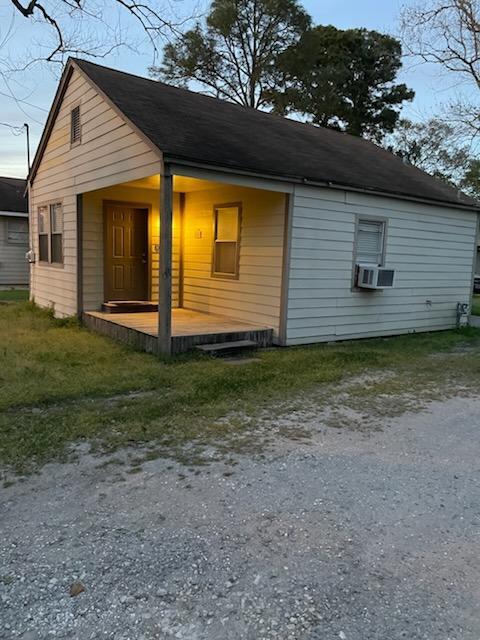 140 W. Darby in Bridge City, TX - Building Photo - Building Photo