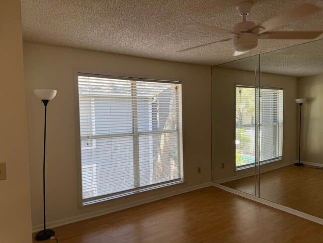 606 S Albany Ave, Unit 7