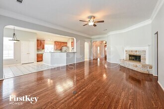 2870 Wimbledon Ln in Friendswood, TX - Foto de edificio - Building Photo
