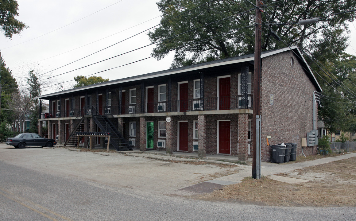 1925 Grayson St in North Charleston, SC - Building Photo