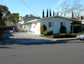 2675 Miller Ave in Mountain View, CA - Building Photo - Building Photo