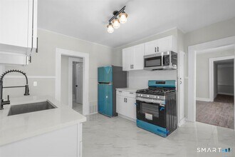 725 Beechwood Ave in Bridgeport, CT - Building Photo - Building Photo