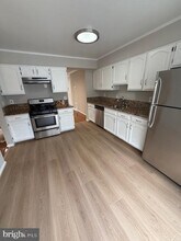 7814 Solomon Seal Dr in West Springfield, VA - Building Photo - Building Photo