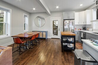 2144 W Shakespeare Ave in Chicago, IL - Building Photo - Building Photo