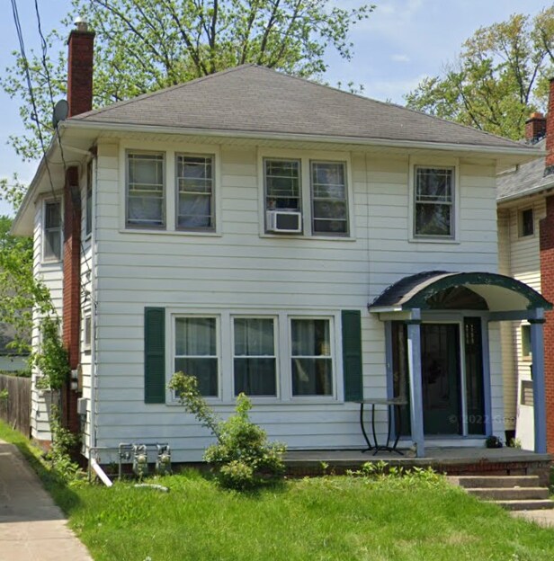 3839 Hazelhurst Ave in Toledo, OH - Foto de edificio