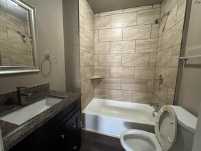 2009 Collins Ave in Wichita Falls, TX - Building Photo - Building Photo