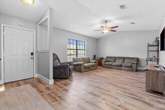 10663 Silver Creek Dr in Pensacola, FL - Building Photo - Building Photo