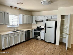 11796 Balladeer Ave in El Paso, TX - Building Photo - Building Photo