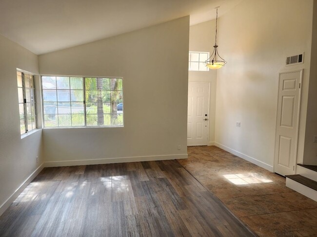 39798 Amberley Cir in Temecula, CA - Foto de edificio - Building Photo