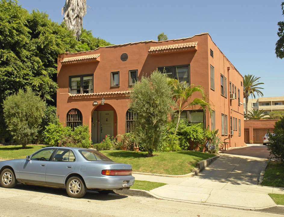 1406-1408 N Formosa Ave in Los Angeles, CA - Building Photo