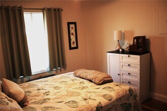 15160 Riverbend Blvd in North Fort Myers, FL - Foto de edificio - Building Photo