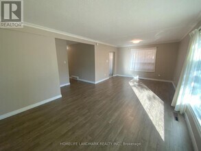 70 Holford Crescent in Toronto, ON - Building Photo - Building Photo