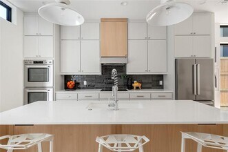 2322 Kirby St in Dallas, TX - Building Photo - Building Photo