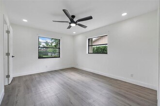 2416 NW 98th Ln in Coral Springs, FL - Building Photo - Building Photo