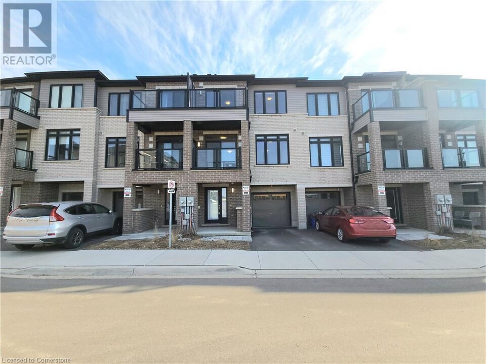 585 Colborne St in Brantford, ON - Building Photo