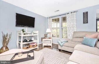 13105 Briarcliff Terrace in Germantown, MD - Building Photo - Building Photo