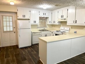 310 S Jeff Davis Dr in Fayetteville, GA - Building Photo - Building Photo