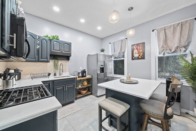 20 W 48th St in Bayonne, NJ - Building Photo - Building Photo